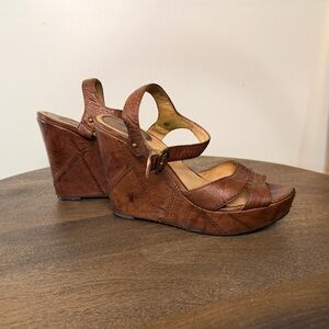 Frye Corrina Campus Wedge Sandal Size 8